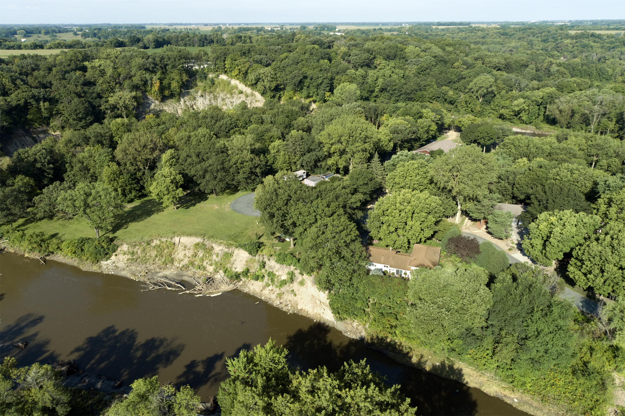 Hover mouse over logo at top left to see menu; click to go to next picture